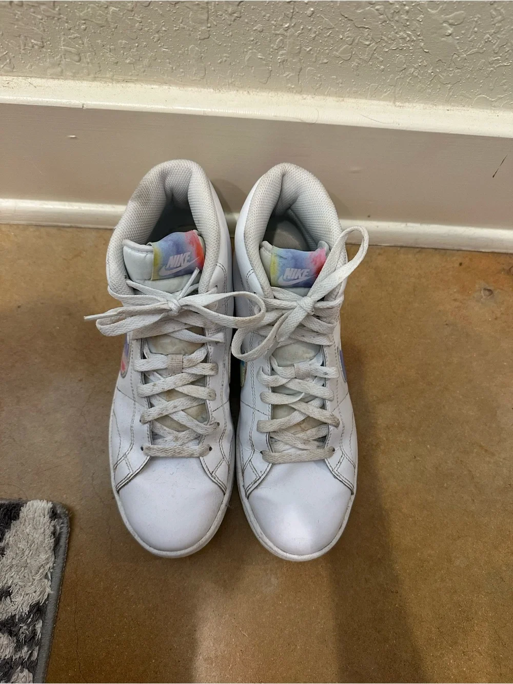 Nike Women’s White Sneakers with Pastel Accent